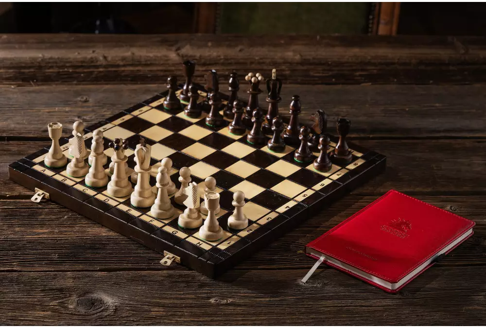 SZACHY AS (40,5 x 41 cm) tradycyjne, uniwersalne